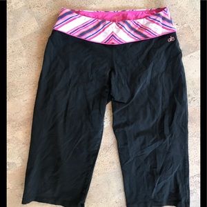 alo Black capris with pink stripe waist, M